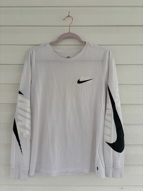 ✨ 3 for $20 Bundle Deal ✨Nike Men's White and Black Long Sleeve Tee
